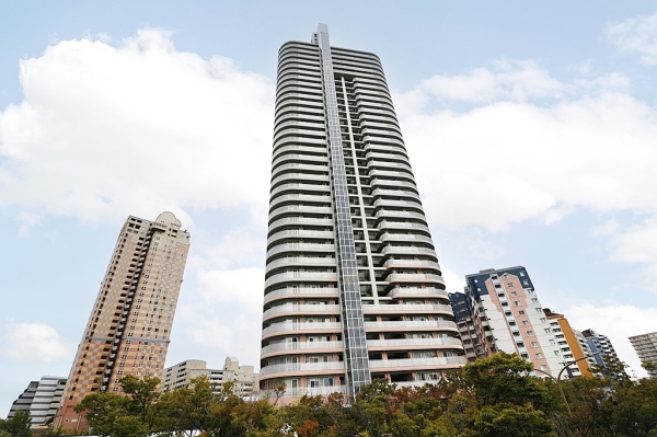 神戸市東灘区向洋町中 中古マンション外観写真